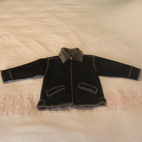 Widgeon boys faux fur coat - Picture 2 of 8